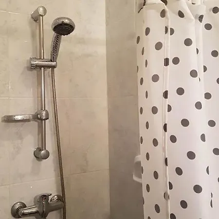 Private Double Bedroom & Private Bathroom & Shared Kitchen Accommodatie bij particulieren *