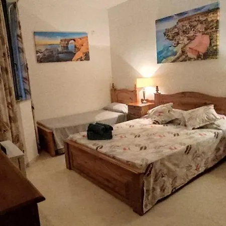 Private Double Bedroom & Private Bathroom & Shared Kitchen Accommodatie bij particulieren St. Paul's Bay