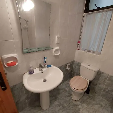 Private Double Bedroom & Private Bathroom & Shared Kitchen Homestay St. Paul's Bay