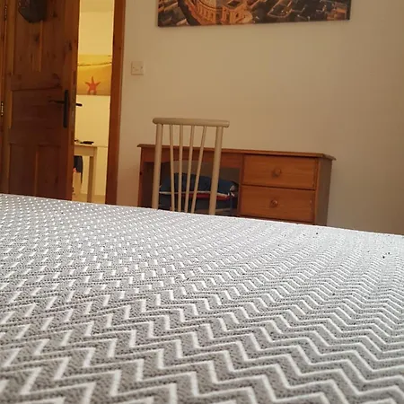 Private Double Bedroom & Private Bathroom & Shared Kitchen בית אירוח *