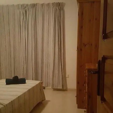 בית אירוח Private Double Bedroom & Private Bathroom & Shared Kitchen *