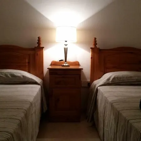 בית אירוח Private Double Bedroom & Private Bathroom & Shared Kitchen סיינט פול ביי