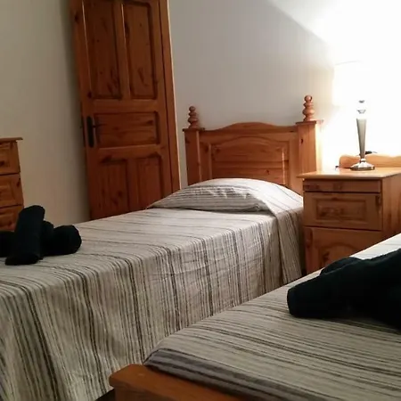 Private Double Bedroom & Private Bathroom & Shared Kitchen Alloggio in famiglia